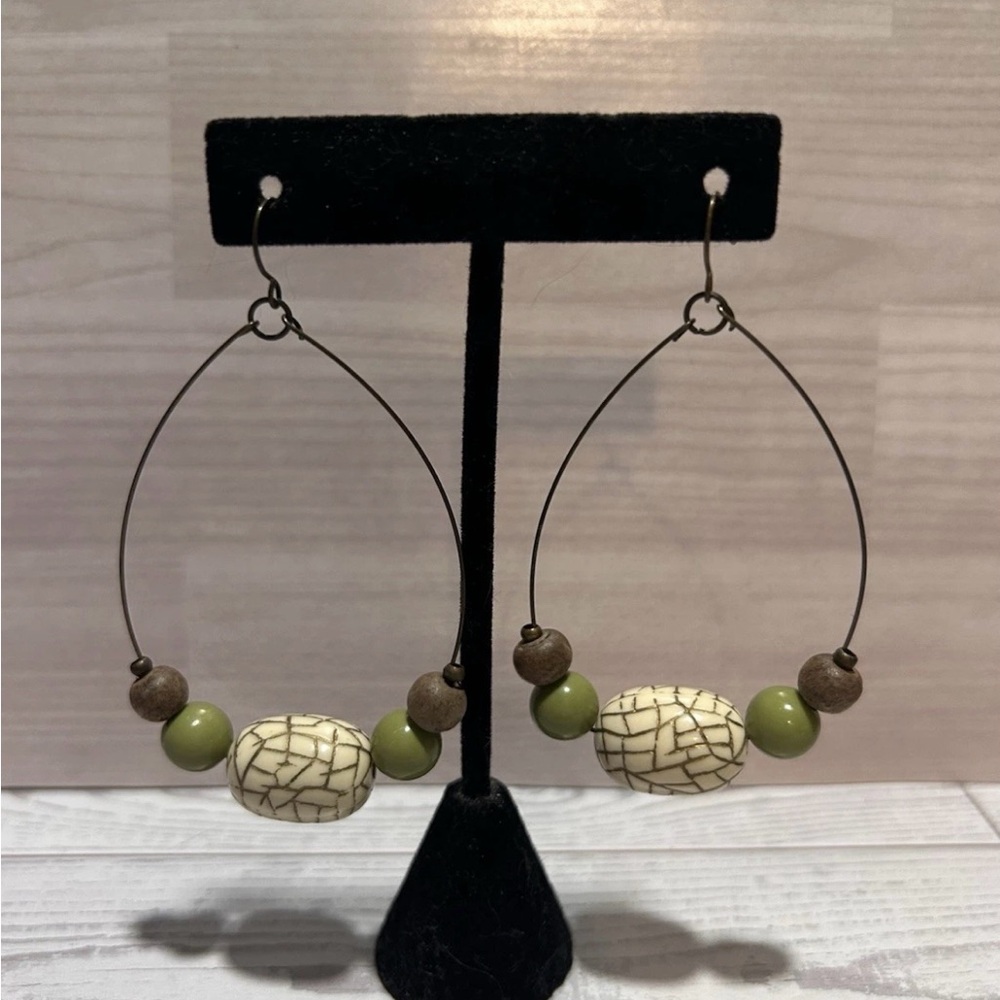 Elegant Green and Cream Beaded Earrings